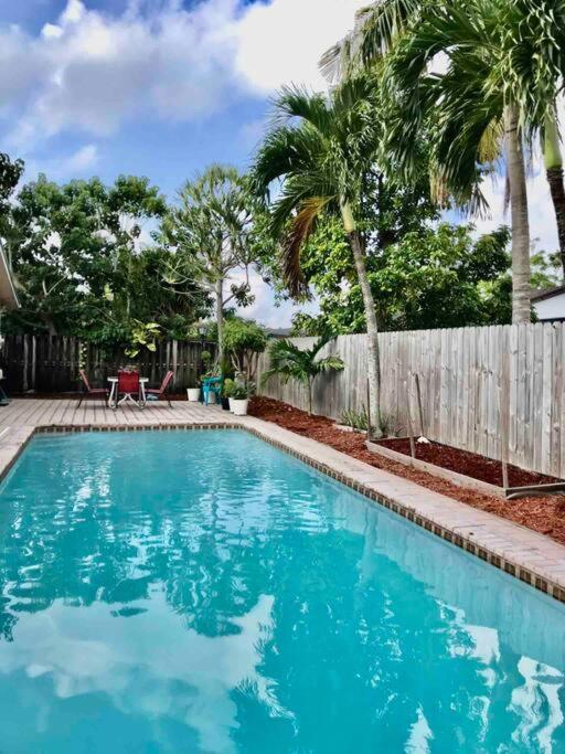 Hébergement de vacances Pool House In Tropical *